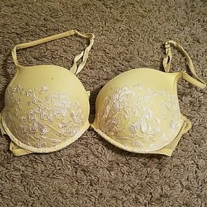 VS Yellow Lace Bra